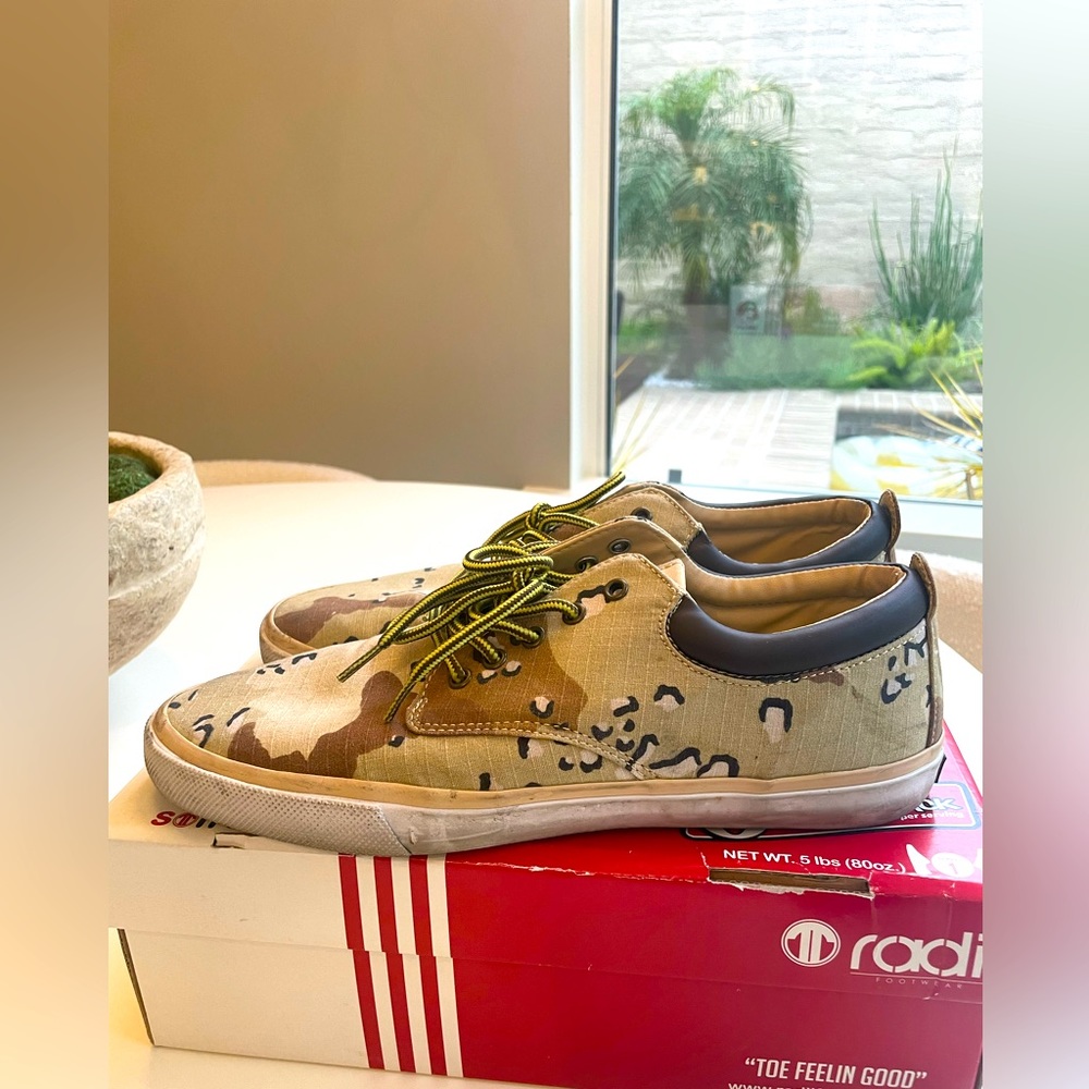 Radii low Camo sneaker . Limited edition Sz 10 US men
